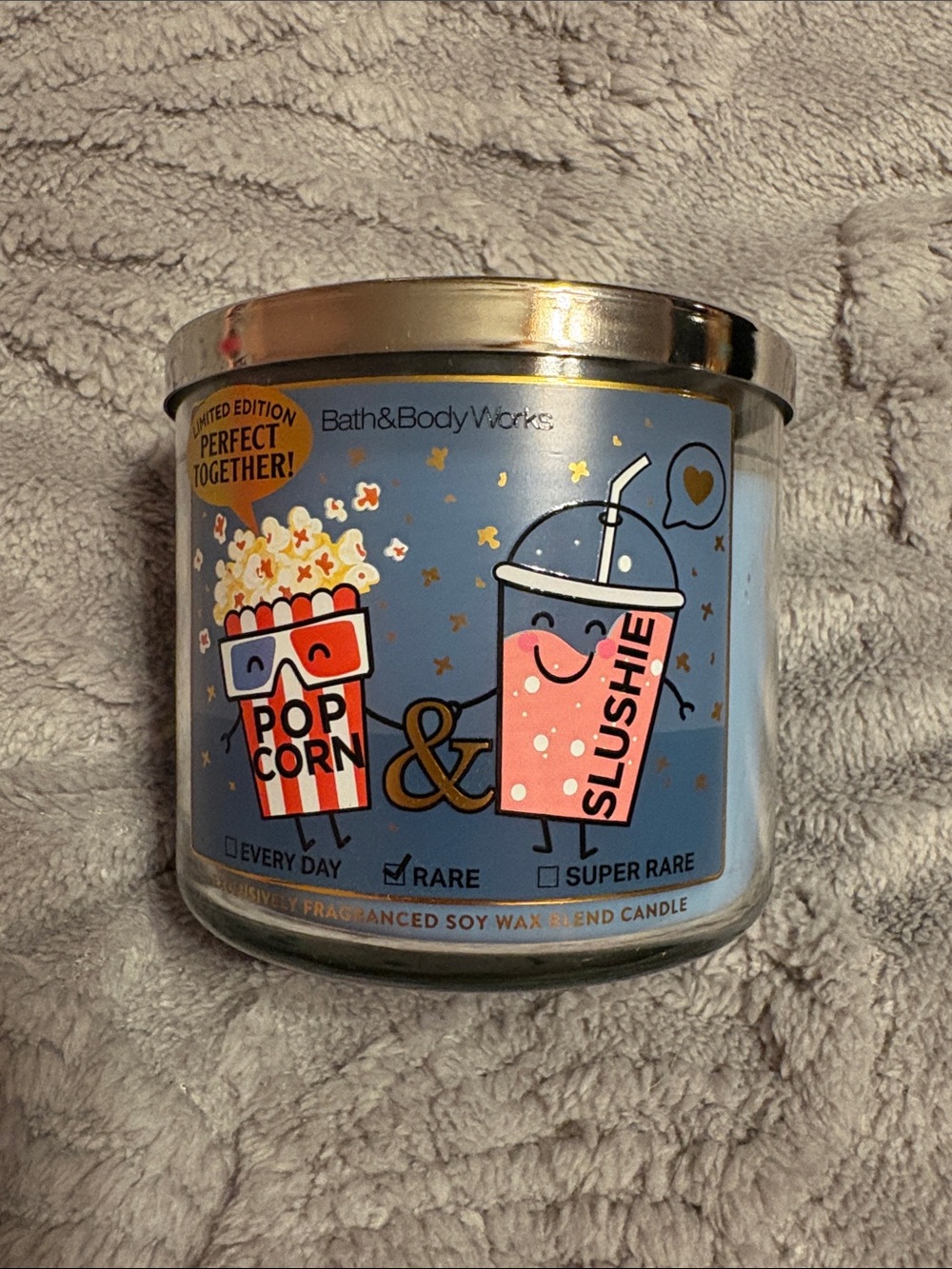 Bath & Body Works Blue Popcorn & Slushie Scented Candle - Picture 1 of 2